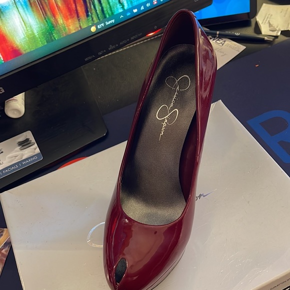 Jessica Simpson Stiletto Heels - Picture 2 of 4